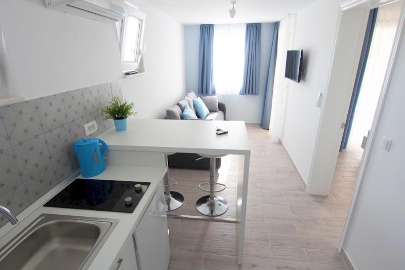 Rita Apartments - Sea-View Apartment 2Plus1 Тучепи Екстер'єр фото